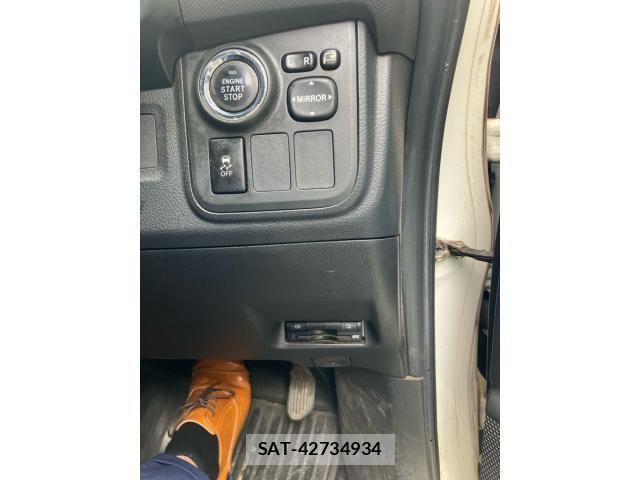 Toyota WISH 2012-01 7331371-13