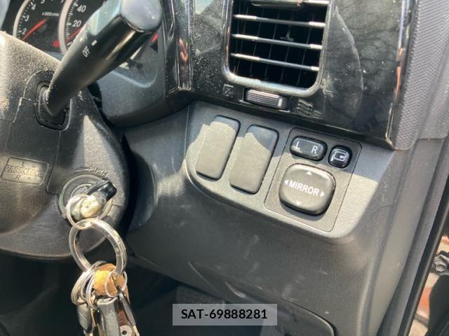 Toyota WISH 2006-06 7394965-15
