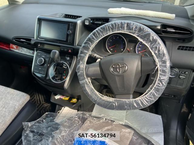 Toyota WISH 2013-06 7394961-15
