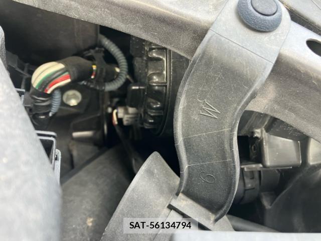 Toyota WISH 2013-06 7394961-24