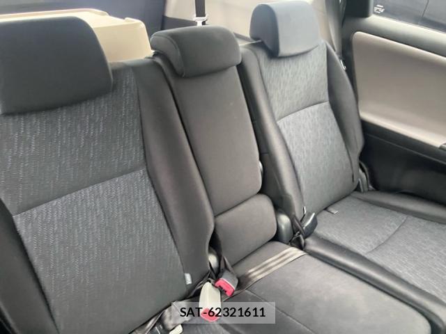 Toyota WISH 2012-01 7394964-16