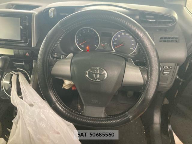 Toyota WISH 2014-10 7458970-11