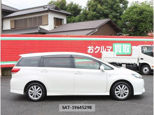 Toyota WISH 2011-09 7458972-25
