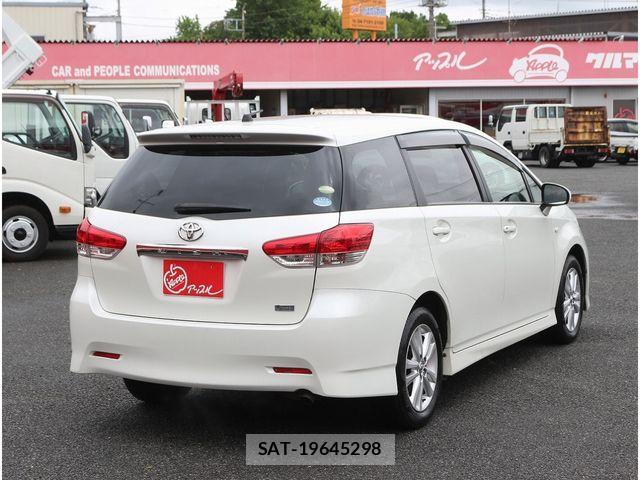 Toyota WISH 2011-09 7458972-26
