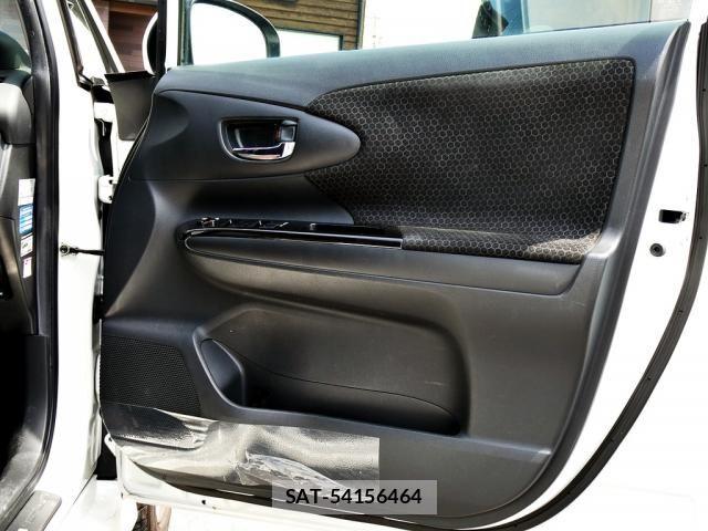 Toyota WISH 2015-09 7458969-15