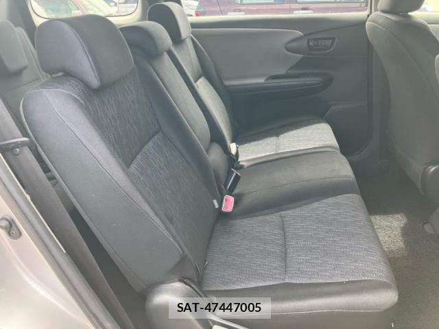 Toyota WISH 2010-04 7563113-11