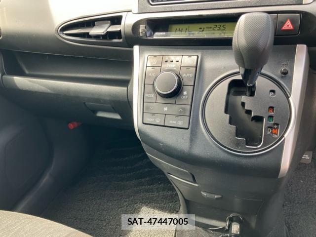Toyota WISH 2010-04 7563113-16