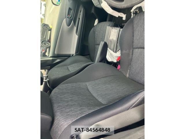 Toyota WISH 2010-01 7621491-12