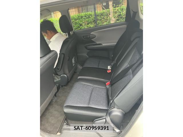 Toyota WISH 2010-02 7621487-11