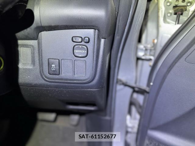Toyota WISH 2010-08 7621492-14