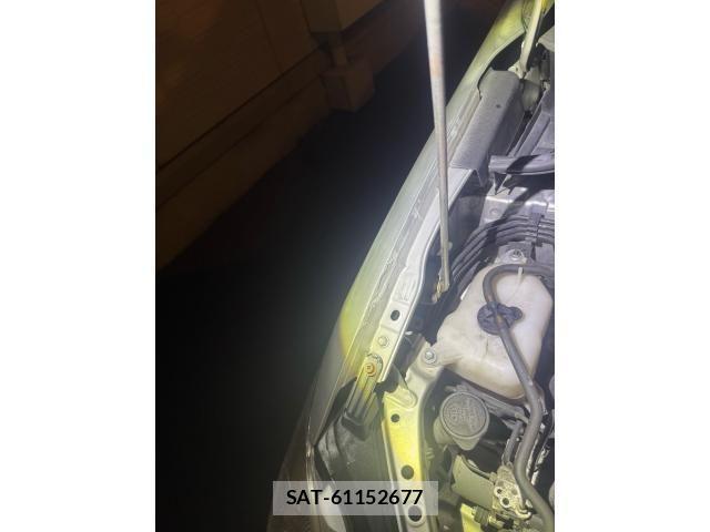 Toyota WISH 2010-08 7621492-21
