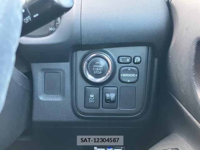 Toyota WISH 2013-07 7621485-13