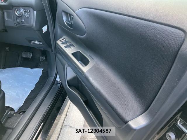 Toyota WISH 2013-07 7621485-5