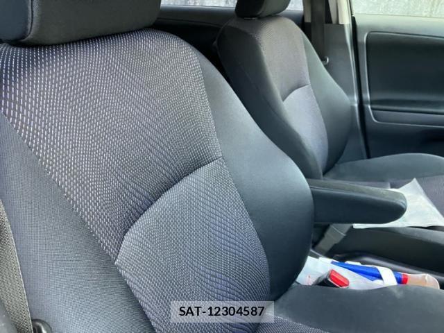 Toyota WISH 2013-07 7621485-7