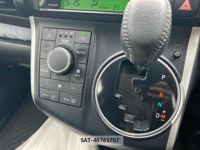 Toyota WISH 2011-06 7730933-15