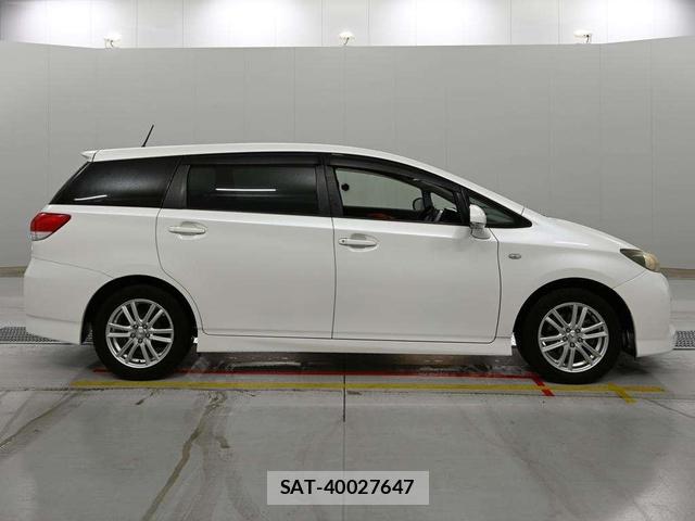 Toyota WISH 2010-07 7718203-5