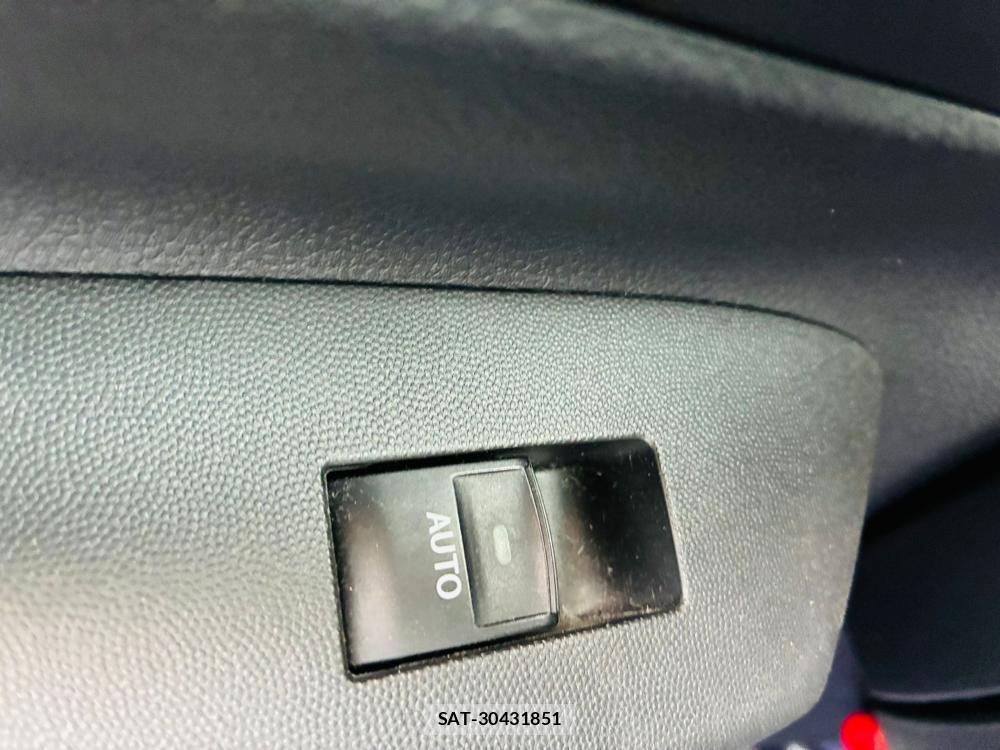 Toyota WISH 2013-05 7491205-23