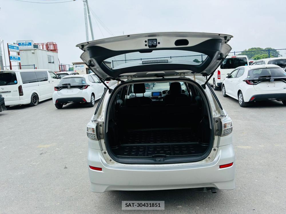 Toyota WISH 2013-05 7491205-26