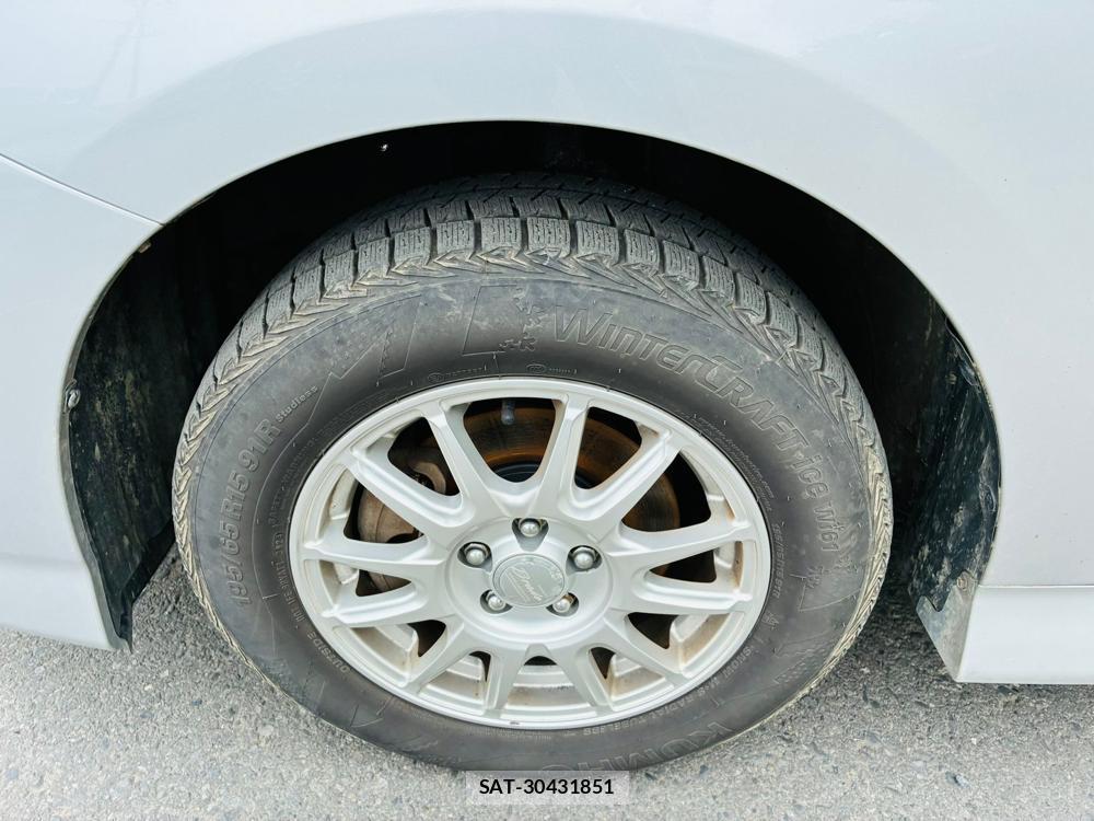 Toyota WISH 2013-05 7491205-29
