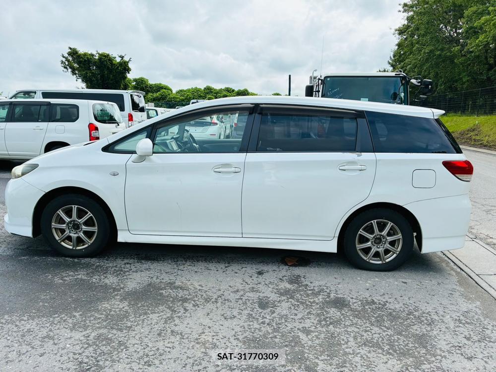 Toyota WISH 2011 7043693-1