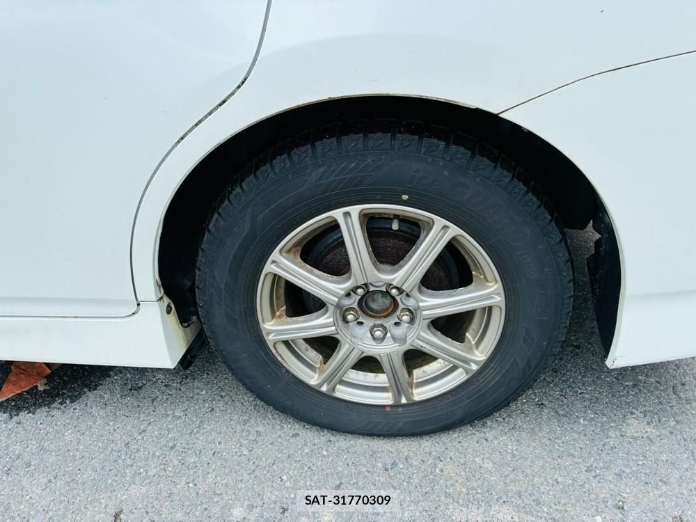 Toyota WISH 2011 7043693-30