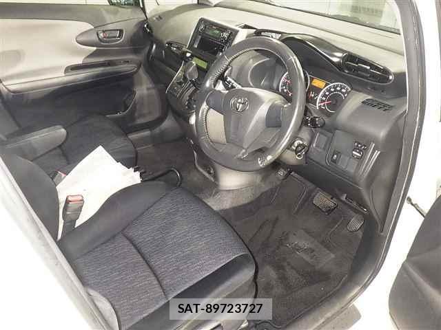 Toyota WISH 2011-09 7831354-2