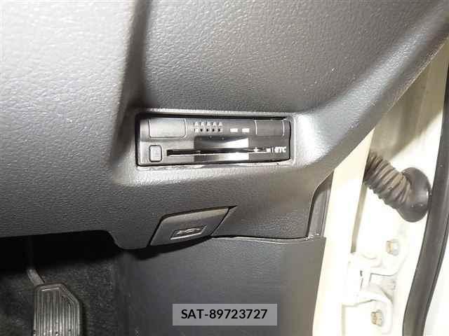 Toyota WISH 2011-09 7831354-4