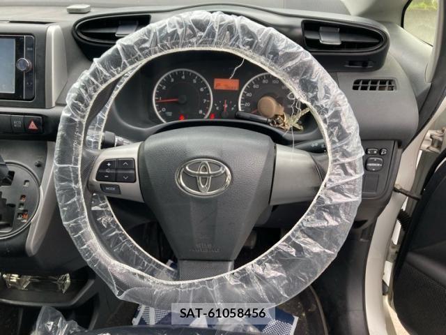 Toyota WISH 2013-10 7880653-12