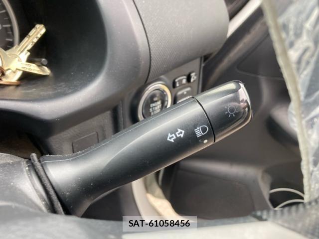 Toyota WISH 2013-10 7880653-13
