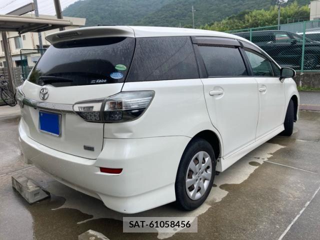 Toyota WISH 2013-10 7880653-5