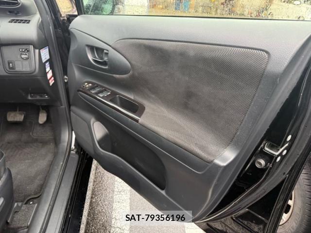 Toyota WISH 2012-05 7880645-9