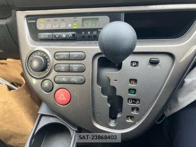 Toyota WISH 2004-03 7964484-16