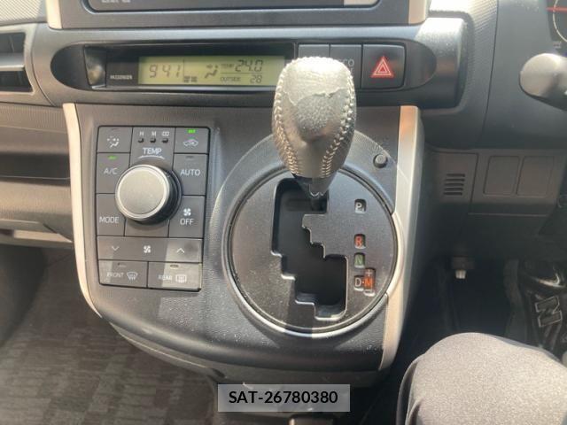 Toyota WISH 2011-09 7981630-16
