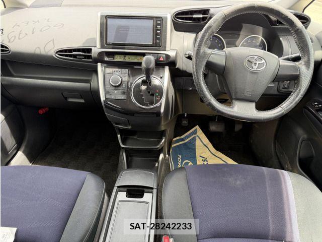 Toyota WISH 2014-10 7981629-10