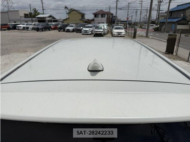 Toyota WISH 2014-10 7981629-13