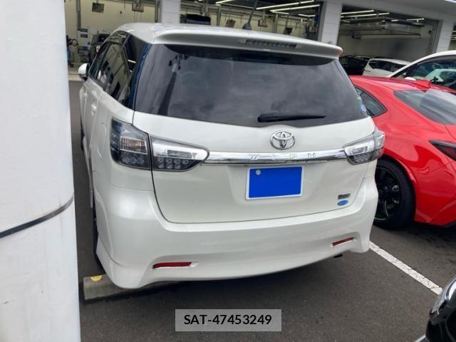 Toyota WISH 2016-10 8039302-8