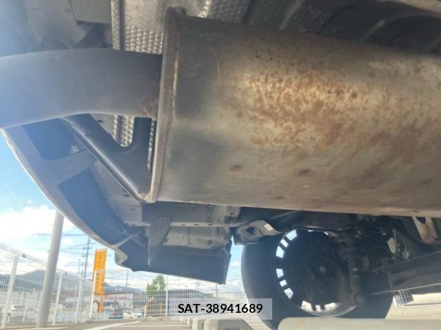 Toyota WISH 2014-03 8039310-16