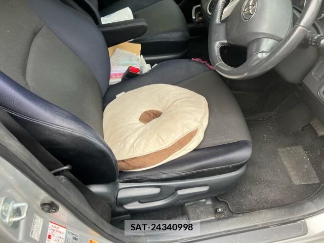 Toyota WISH 2009-12 8039328-14