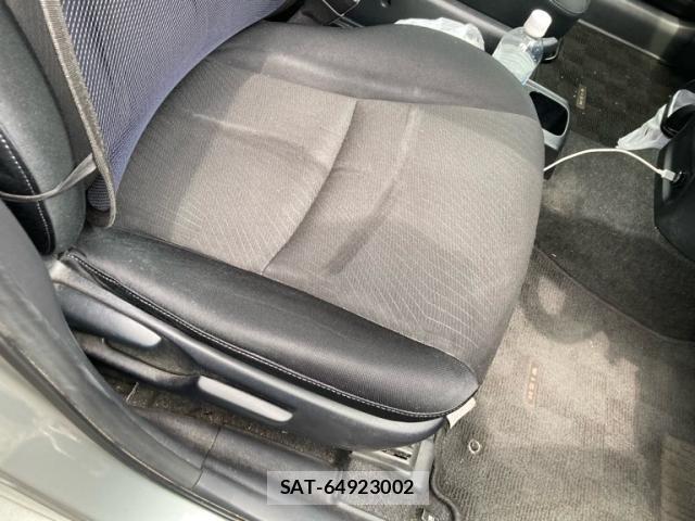 Toyota WISH 2011-07 8039309-18
