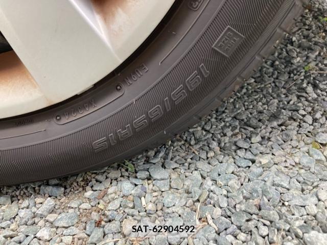 Toyota WISH 2010-03 8076211-5