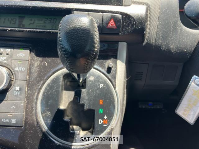 Toyota WISH 2013-10 8102853-17
