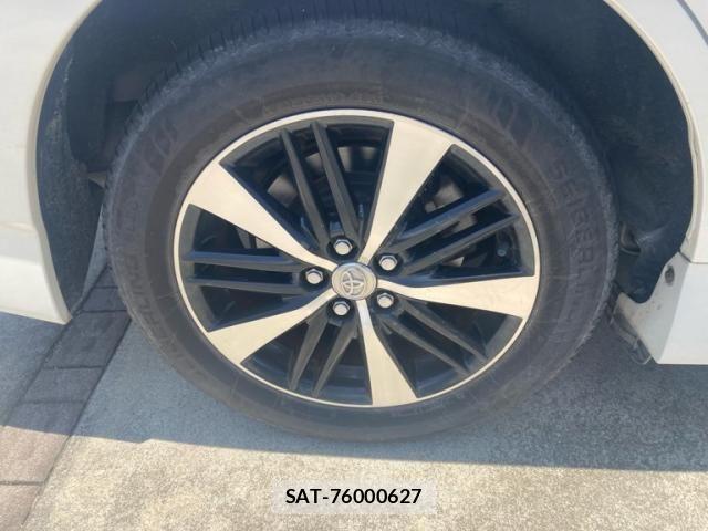 Toyota WISH 2013-08 8133115-6