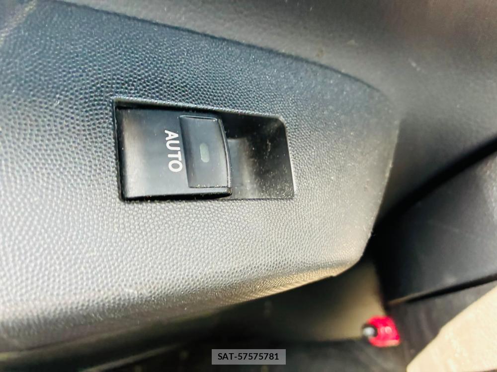 Toyota WISH 2010-06 8156574-23
