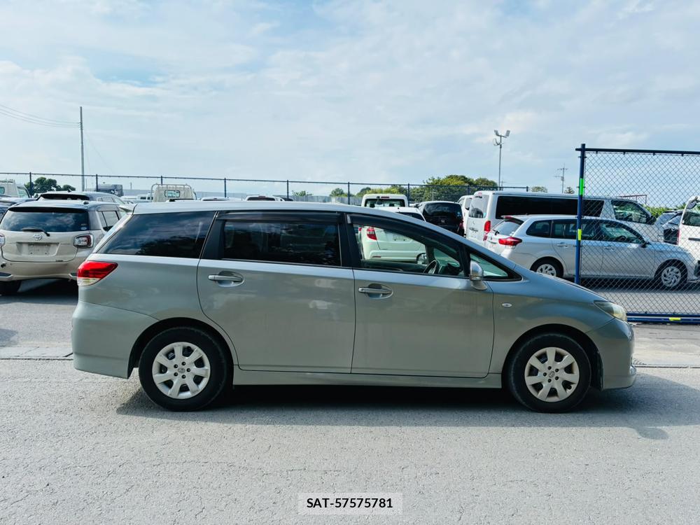 Toyota WISH 2010-06 8156574-5