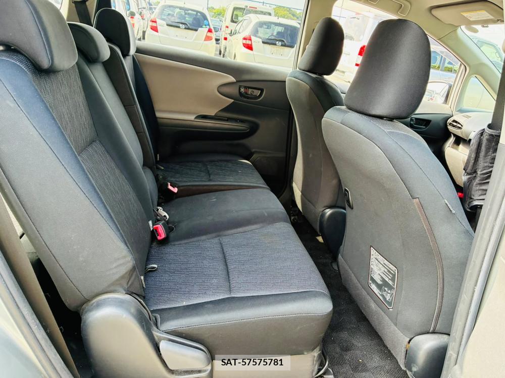 Toyota WISH 2010-06 8156574-8