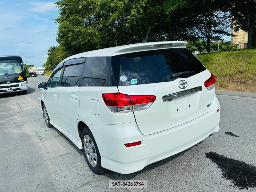 Toyota WISH 2010-03 8169418-2