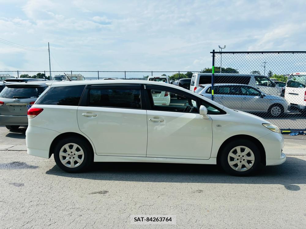 Toyota WISH 2010-03 8169418-5