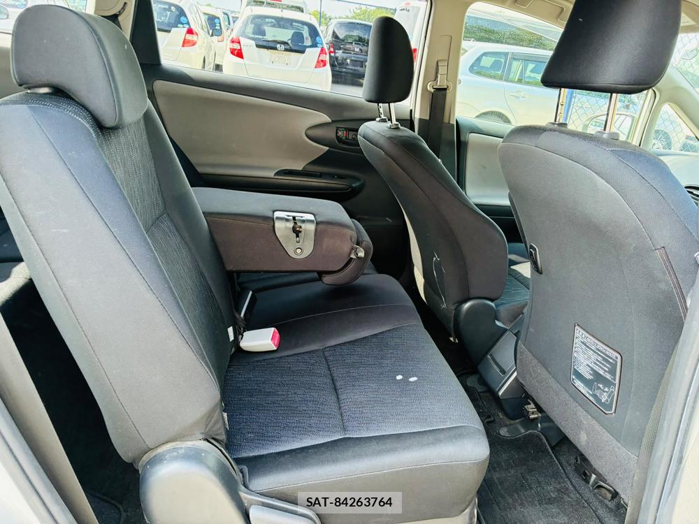 Toyota WISH 2010-03 8169418-8