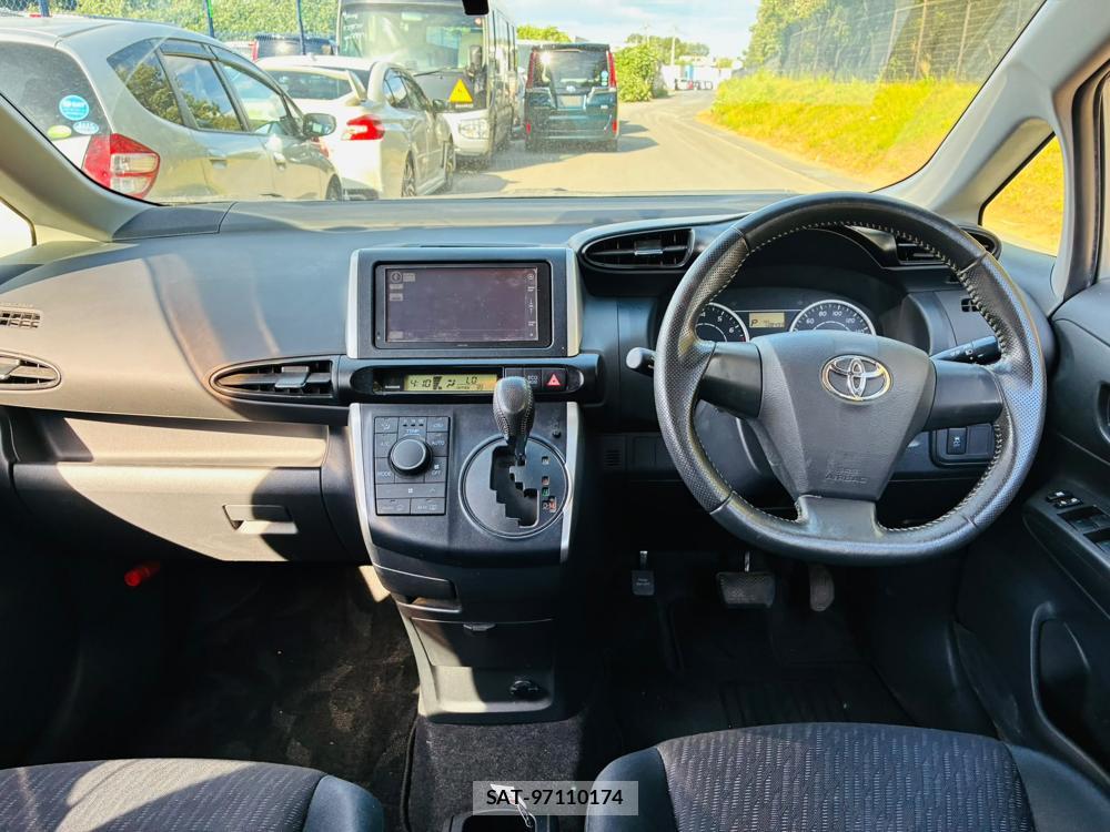 Toyota WISH 2011-12 8199623-12