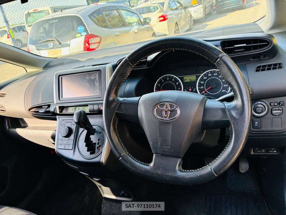 Toyota WISH 2011-12 8199623-14